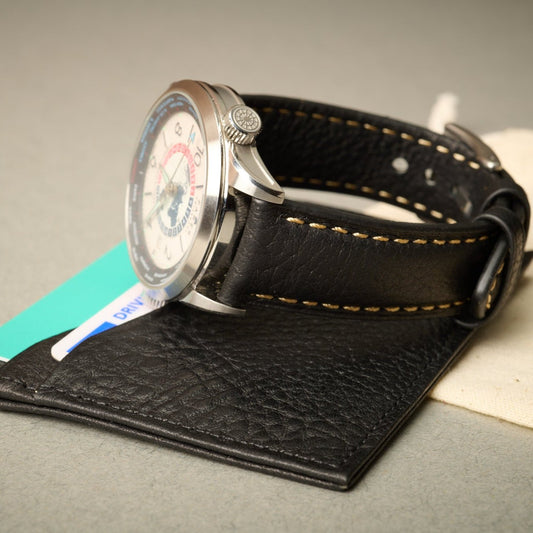 Onyx black RFID blocking Full Grain Italian Leather card wallet with 5 card slots. Matching 20mm Rome Onyx black watch strap.