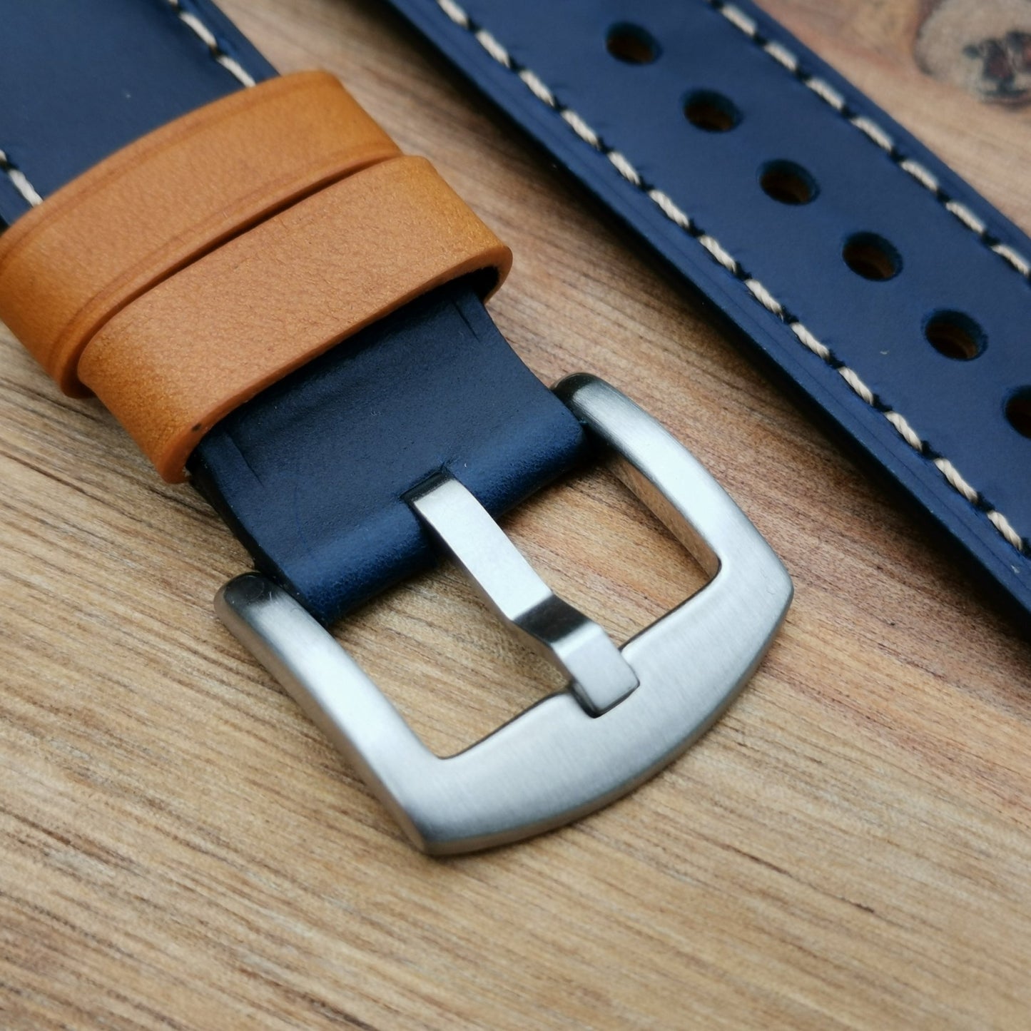 Brushed 316L stainless steel buckle on the Oxford blue full grain leather watch strap.