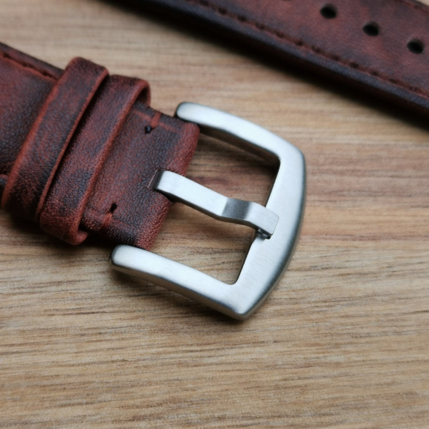 316L stainless steel buckle on the Milan brown leather apple watch strap.
