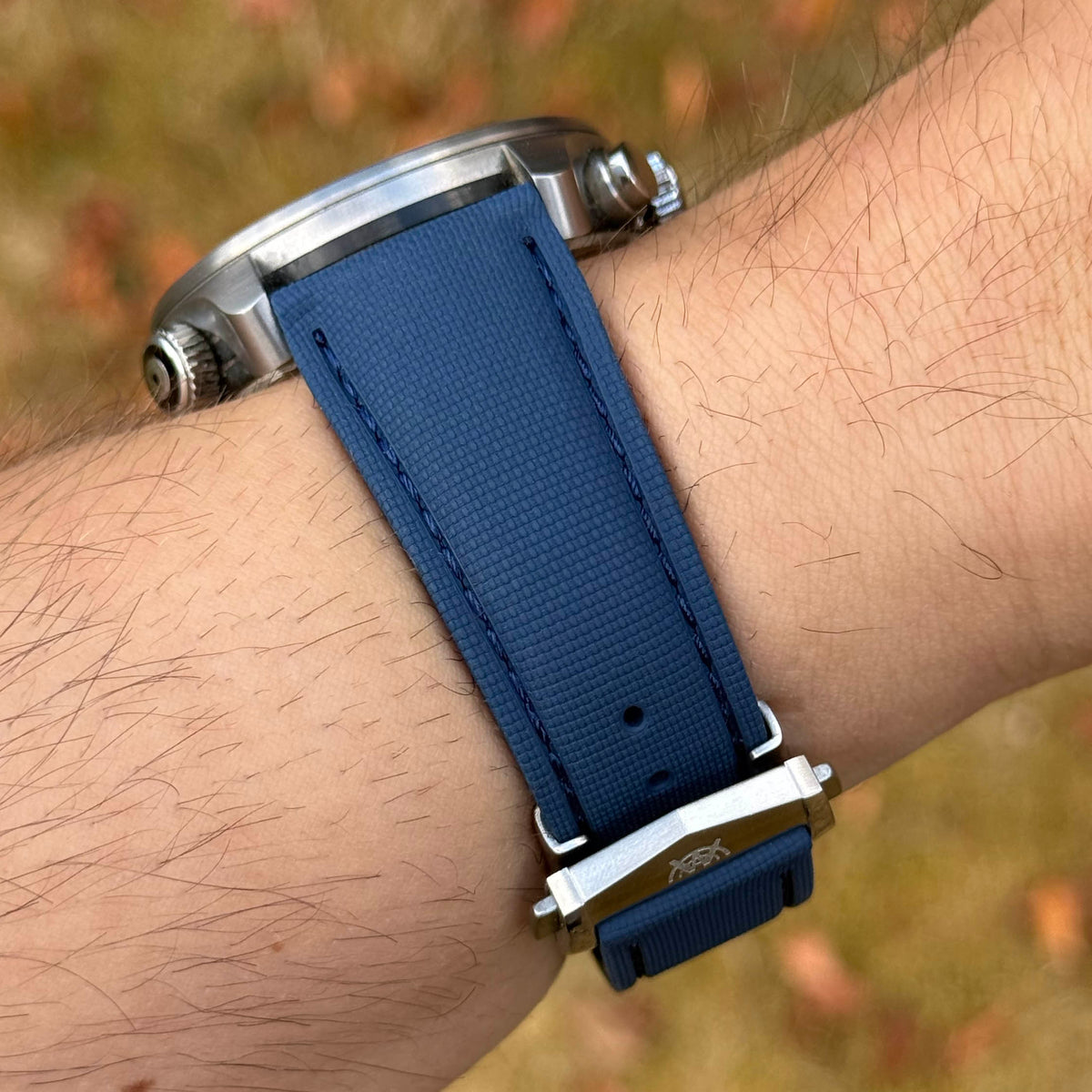 Navy blue FKM rubber watch strap. 316L stainless steel deployant clasp. Quick release pins. 20mm, 22mm.