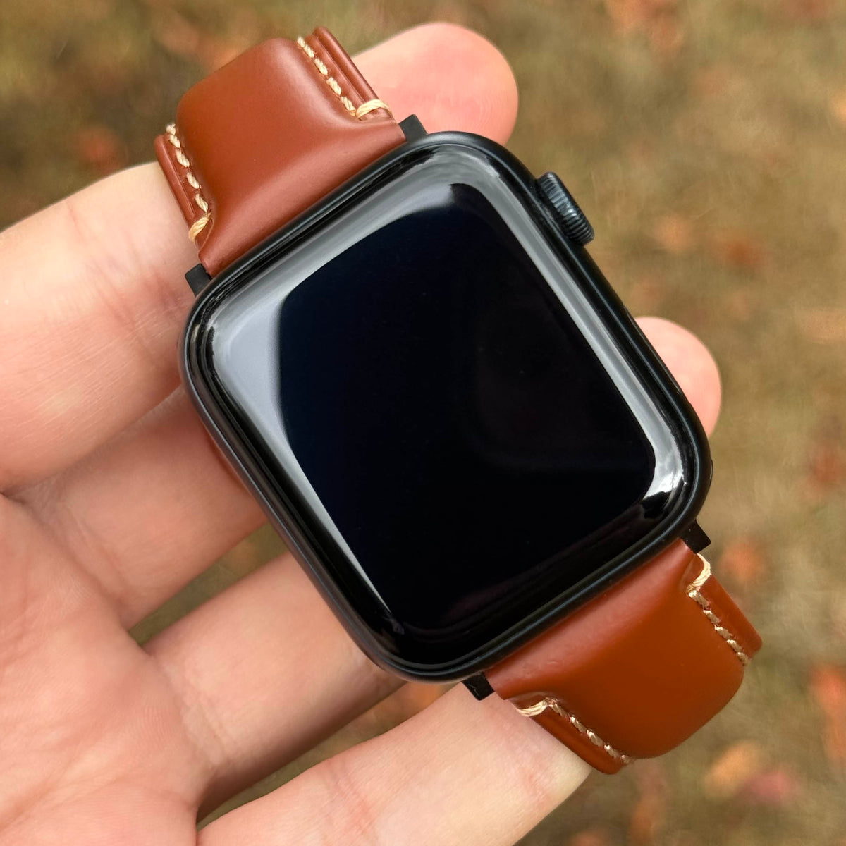Oslo caramel brown full grain leather Apple Watch strap. Contrast ivory stitching. Series 9, 10, 11, 12, SE and Ultra.
